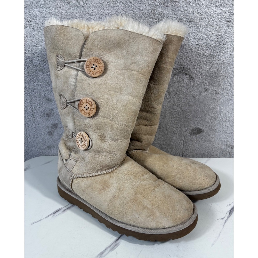 UGG Bailey Button Triplet Boots Women 6 Sand Fair 1873 Sheepskin Tall